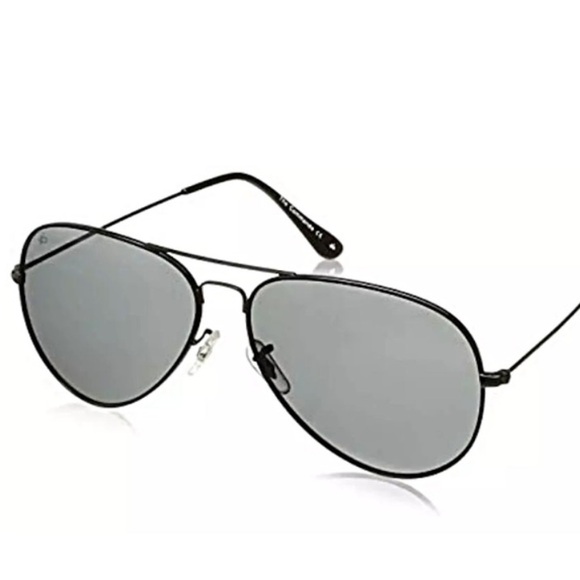 Prive Revaux Black/Gray Polarized
Aviator Sunglasses women’s